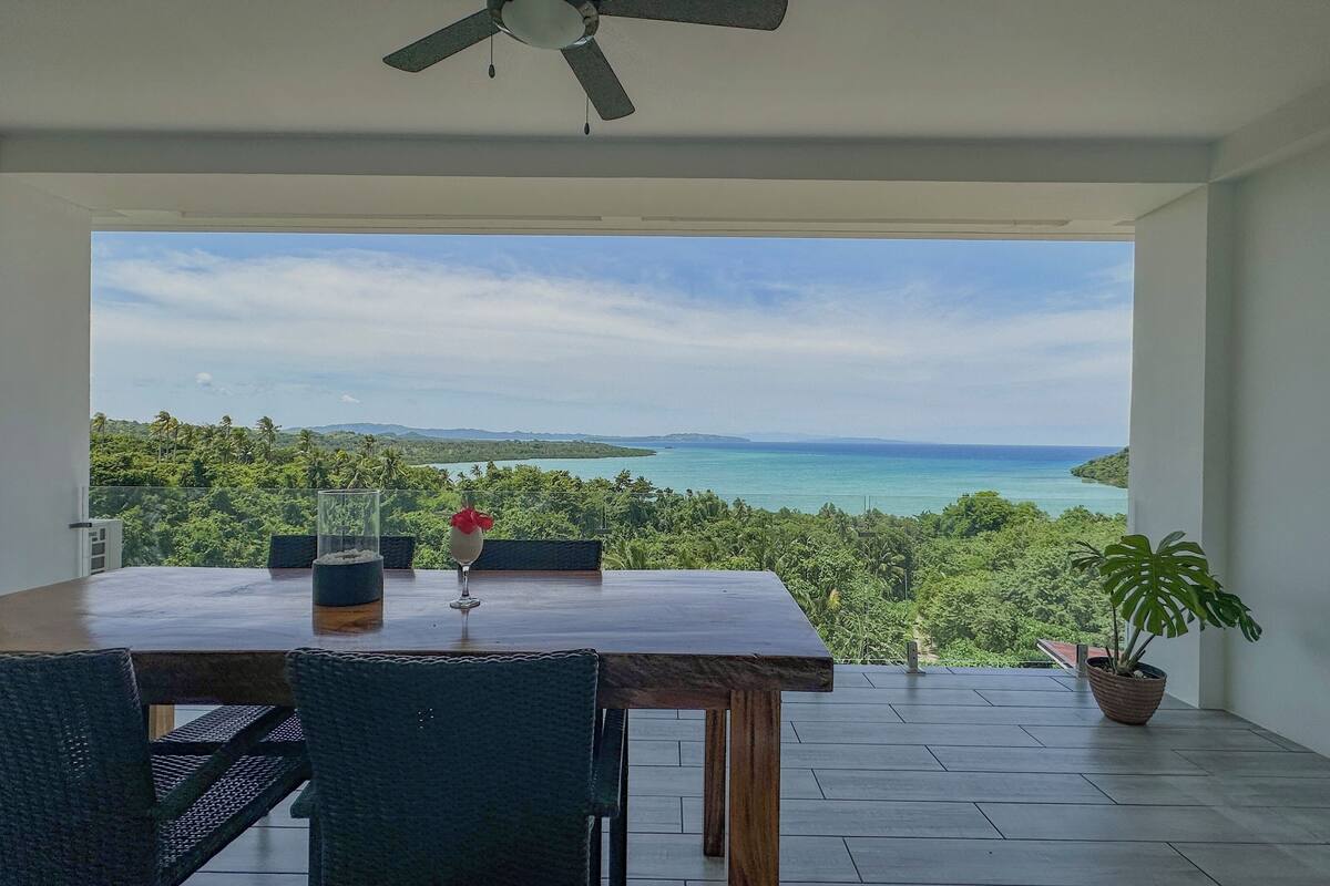 Deluxe tweepersoonskamer, balkon, uitzicht op zee | Terras