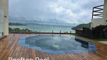 Rooftop pool