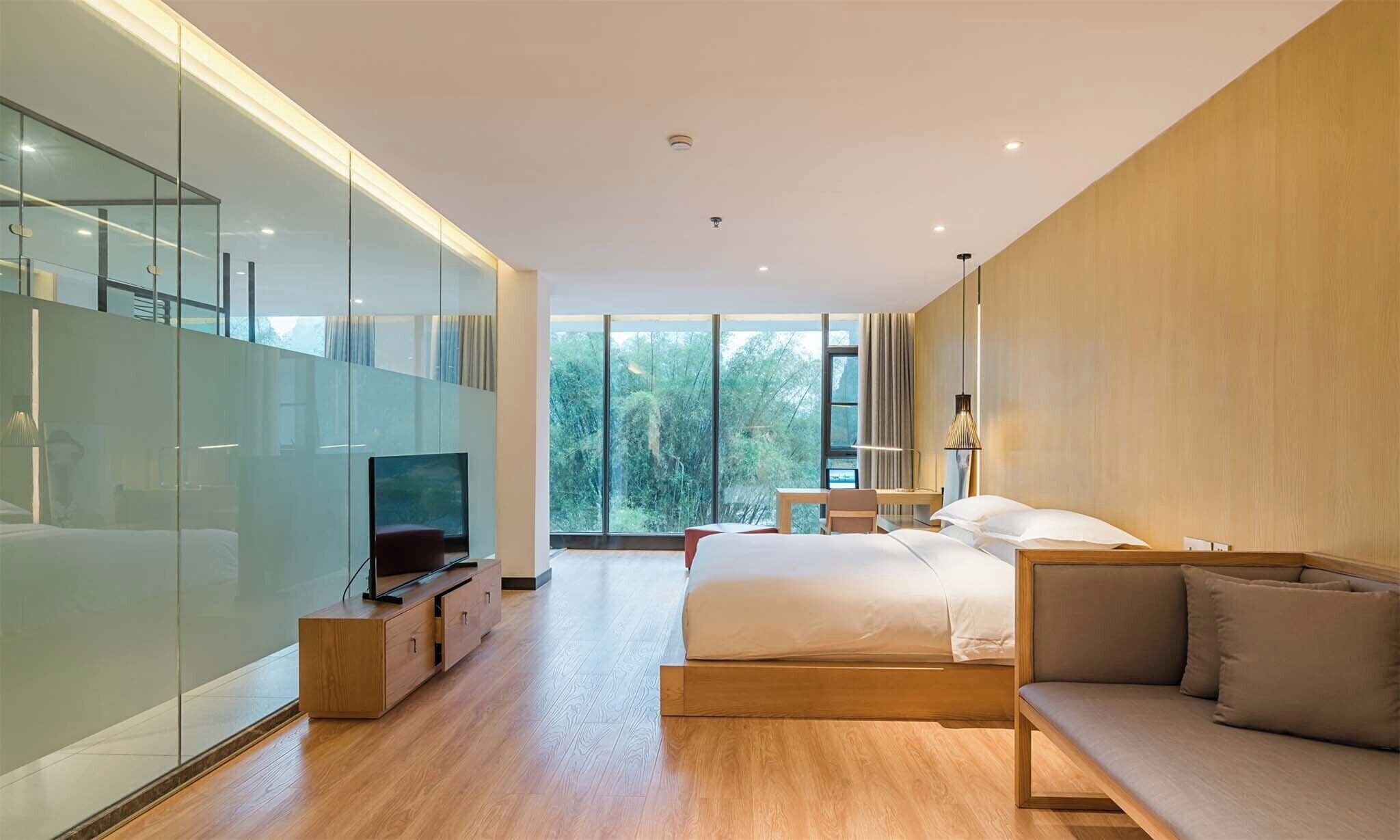 Family Suite | Premium bedding, down comforters, minibar, individually decorated