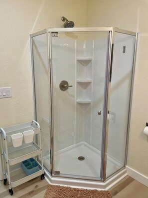 Hårtork och handdukar