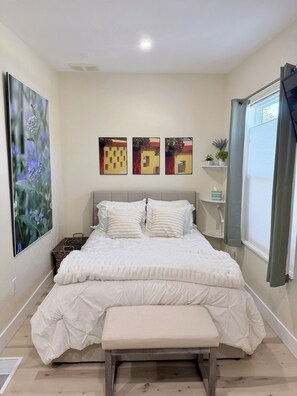 1 bedroom, desk, free WiFi, bed sheets