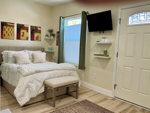 1 bedroom, desk, free WiFi, bed sheets