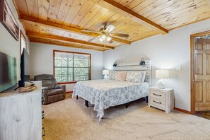 3 室のベッドルーム、アイロン / アイロン台、インターネット、ベッドシーツ