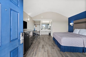 1 bedroom, bed sheets - First level• Pool* Beach, Festival Grounds+ (Rockport)