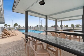 Pool - Oceanview Penthouse King room in perfect location (Rockport)