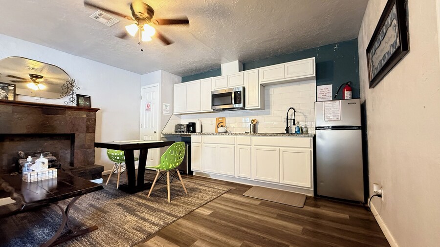 Budget-friendly Studio in OKC Private Entry 20-3