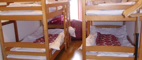 2 bedrooms, free WiFi