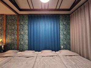 1 bedroom, desk, free WiFi, bed sheets