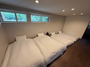 2 bedrooms, desk, free WiFi, bed sheets
