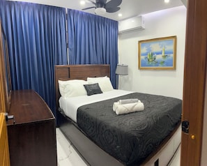 2 habitaciones, tabla de planchar con plancha, wifi y ropa de cama