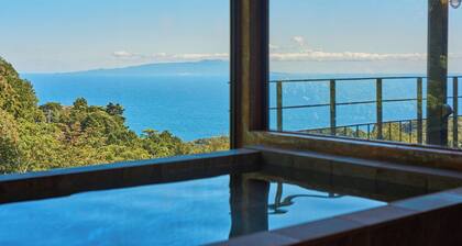 A blissful moment of relaxation at the natural hot / Kamo-gun Shizuoka