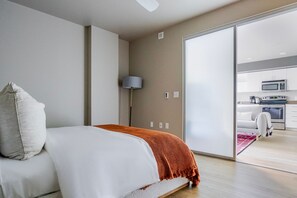 1 chambre, fer et planche à repasser, Wi-Fi, literie fournie