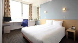 1 bedroom, desk, free WiFi, bed sheets