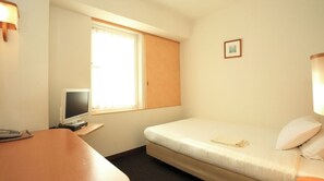 1 habitación, escritorio, tabla de planchar con plancha y wifi gratis 