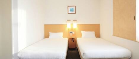 1 habitación, escritorio, tabla de planchar con plancha y wifi gratis