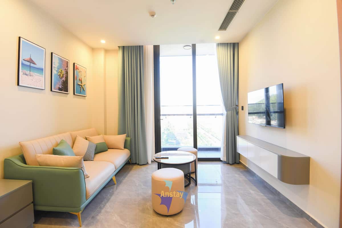 Apartamento premium, sacada, vista para a praia | Camas com colchões de espuma com sistema de memória