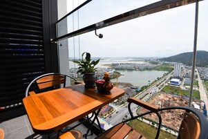 Premium Studio, City View | City view