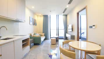 Superior Apartment, 2 Bedrooms, Beach View | Private kitchen | Microwave, cookware/dishes/utensils