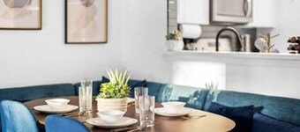 Chic 3-Bedroom Getaway in Central Austin