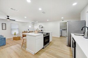 Fridge, microwave, stovetop, dishwasher