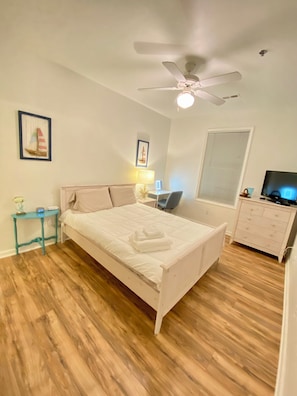 2 bedrooms, desk, iron/ironing board, free WiFi