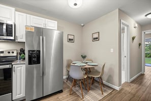 Fridge, stovetop