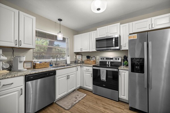Fridge, stovetop