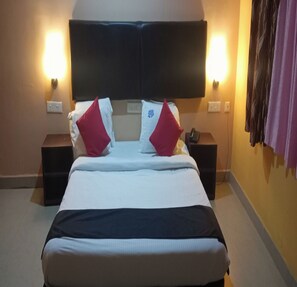 Standaard kamer | Hypoallergeen beddengoed, een bureau, gratis wifi, beddengoed