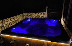 Bañera de hidromasaje exterior
