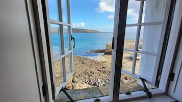 Habitación estándar con 2 camas individuales, vista al mar | Wifi gratis