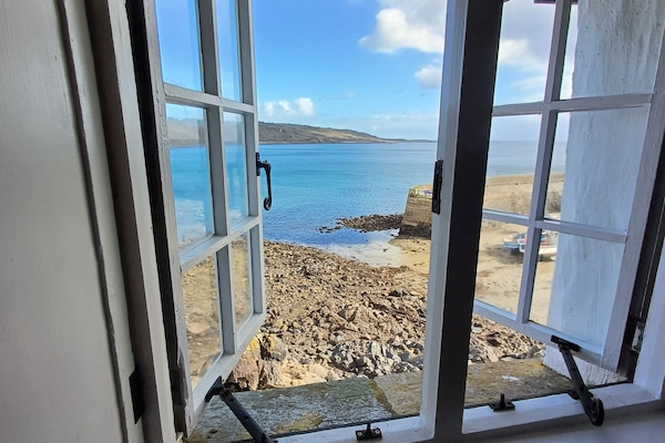 Standard Twin Room, Sea View | Free WiFi, bed sheets