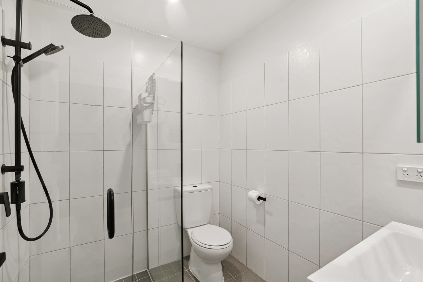 Shower, towels