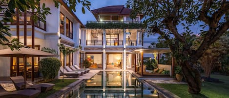 Basic Villa | Pool | Outdoor pool