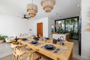 Basic Villa | Dining