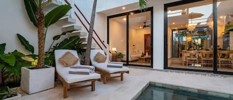 Basic Villa | Outdoor dining