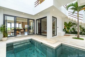 Vila básica | Piscina | Piscina externa