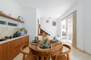 ベーシック ヴィラ | レストラン