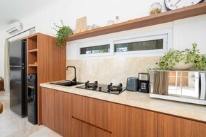 Basic Villa | Private kitchen | Fridge, microwave, stovetop, toaster