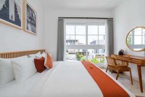 Vila básica | 2 quartos, escrivaninha, espaço de trabalho para notebook, roupa de cama