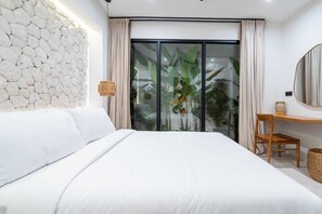 3 bedrooms, desk, laptop workspace, iron/ironing board - Villa Irie (Cemagi)