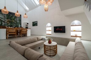 Villa Basic | Vardagsrum | Tv och streamingtjÀnster