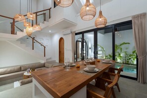 Basic Villa | Dining