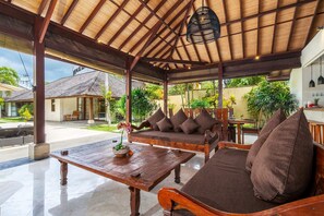 Terrace/patio - Villa Alroda Antik (Canggu)