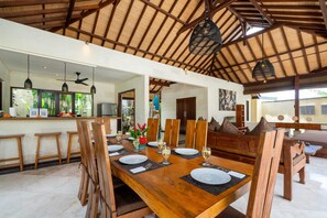 Dining - Villa Alroda Antik (Canggu)