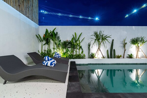 Vila básica | Piscina | Piscina externa