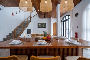 Basic Villa | Dining - Villa Ambrogio C (Canggu)