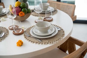 Basic Villa | Dining