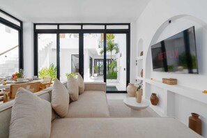 Basic Villa | Living area | TV, streaming services - Villa Casa Agapi (Canggu)