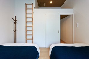 3 bedrooms, iron/ironing board, internet