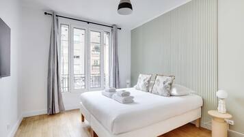 2 chambres, fer et planche à repasser, Wi-Fi, draps fournis
